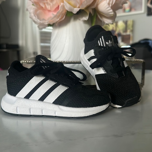 Other - EUC Adidas
